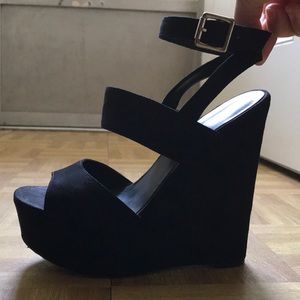ALDO Black Suede Wedge!!!